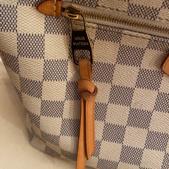 LOUIS VUITTON
Damier Azur Iena PM**Authentic***
Bag & wallet - Picture 4 of 16